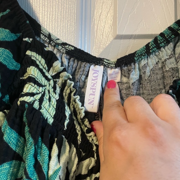 Summery green leaf print shirt - Picture 3 of 7